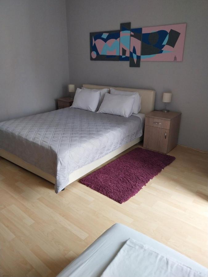 Apartments Tatjana Ягодина Екстериор снимка